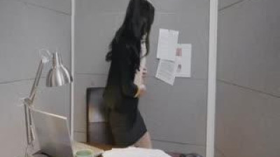 [서양야동] My boss fucks my latin little pussy on my first working day